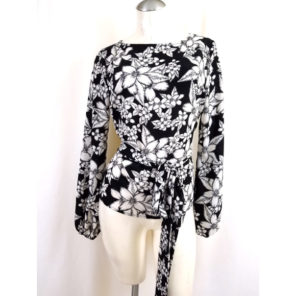 Anthropologie Tops - Paper Crane Size M Black Off White Floral Top